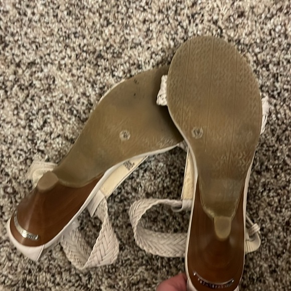 MICHAEL KORS Juniper t-strap woven leather heels - Picture 7 of 10